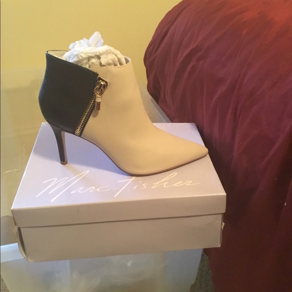 Marc Fisher Heti High Heel Shooties ivory/blk 10M